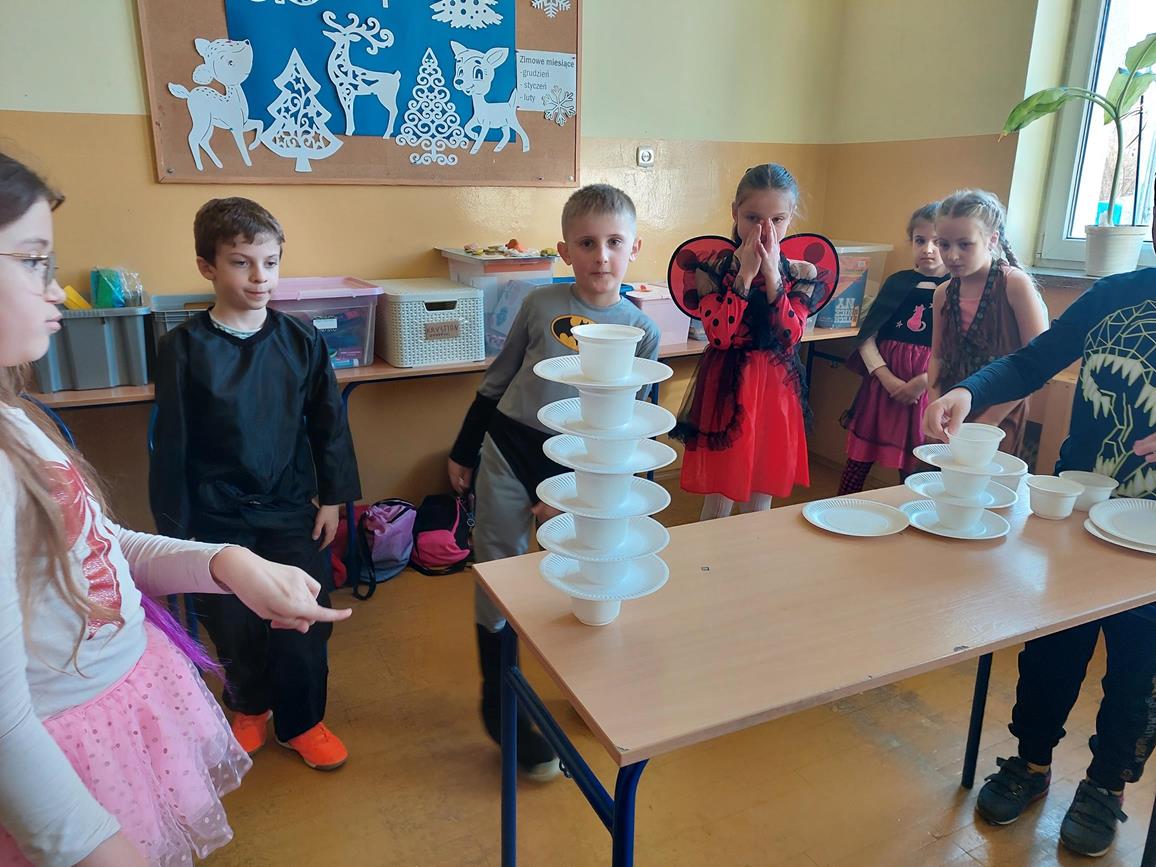 Bal karnawałowy klas I - III
